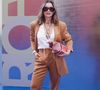 Rio Fashion Week 2026: Flávia Alessandra posou com um look de alfaiataria chic com um decotão marcante