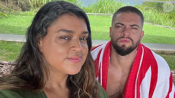 Ex-marido de Preta Gil, Rodrigo Godoy afirmou que viveu muitos momentos nos bastidores da vida da artista e reagiu ao documentário Preta – Eu Não Ando Só