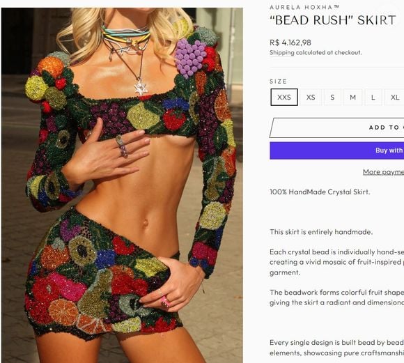 Sabrina Sato usou um look da grife Aurela Hoxha