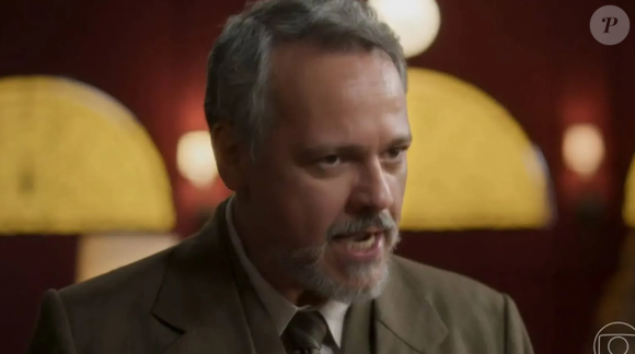 Raimundo (Danton Mello) não aceita gravidez de Celeste (Debora Ozório) na novela Garota do Momento