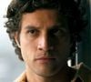 Pedro (Chay Suede) é salvo por voz de Francesca (Nathalia Dill) na novela 'Quem ama cuida'