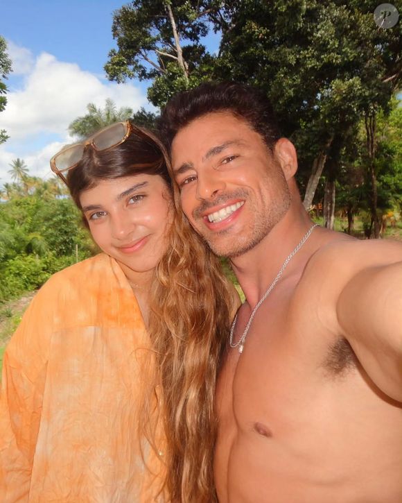 Sofia, filha de Grazi Massafera e Cauã Reymond, completa 14 anos ainda este mês