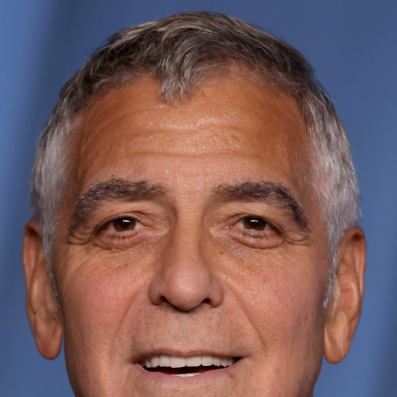 George Clooney sofreu uma lesão no cérebro em 2005, quando gravava o filme ‘Syriana’. Ele caiu e bateu a cabeça