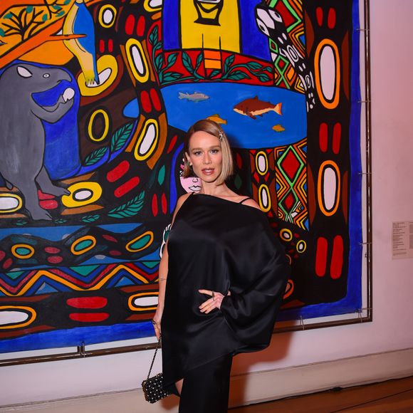 O preto também foi aposta de Mariana Ximenes para o evento de gala
