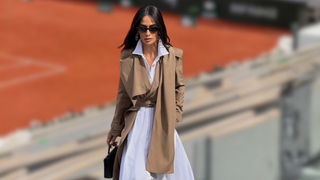 Todos os vestidos de linho que precisamos neste inverno para criar looks elegantes sem esforço e combinar com um bom tênis