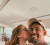 Lucas Borbas e Diulia Loregian assumiram o namoro em abril de 2026, três meses após a morte de Isabel Veloso