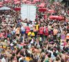 Uma multidão acompanhou o Baixo Augusta pelas ruas de São Paulo