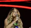 De acordo com o jornal O Globo, Mariah Carey pediu 200 cabides para o seu camarim no The Town