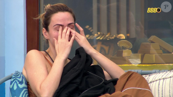 A jornalista Ana Paula Renault se emociona no BBB 26 ao falar sobre pressão no jogo e conflitos com Babu Santana
