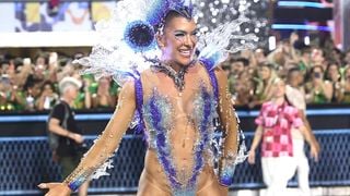 Lore Improta leva tombo em desfile da Viradouro; musa passa perrengue com fantasia de 130 mil cristais e costeiro de 15 kg