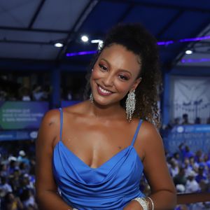Carnaval 2025: Adriane Galisteu e Sheron Menezzes prestigiam ensaio da Portela no Rio