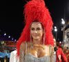 Deborah Secco deixa corpo à mostra em look ousado de strass para desfile no Salgueiro. Veja fotos!