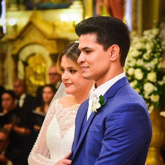 Grávida, Maria Cavalcante elegeu um vestido digno de princesa para seu casamento