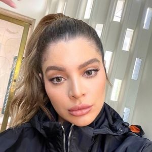 Outra mudança que Gkay fez no rosto foi a micropigmentação das sobrancelhas