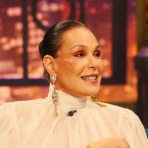 Carolina Ferraz revelou para Danilo Gentili que não pretende fazer mais novelas
