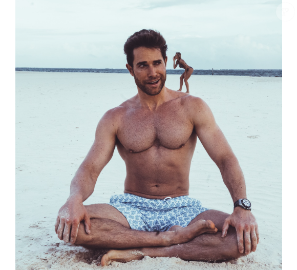 Namoro com Sebastian Rullí foge bastante dos padrões tradicionais. Mesmo juntos há mais de uma década, eles preferem morar em casas separadas. A própria atriz já comentou publicamente sobre essa escolha.