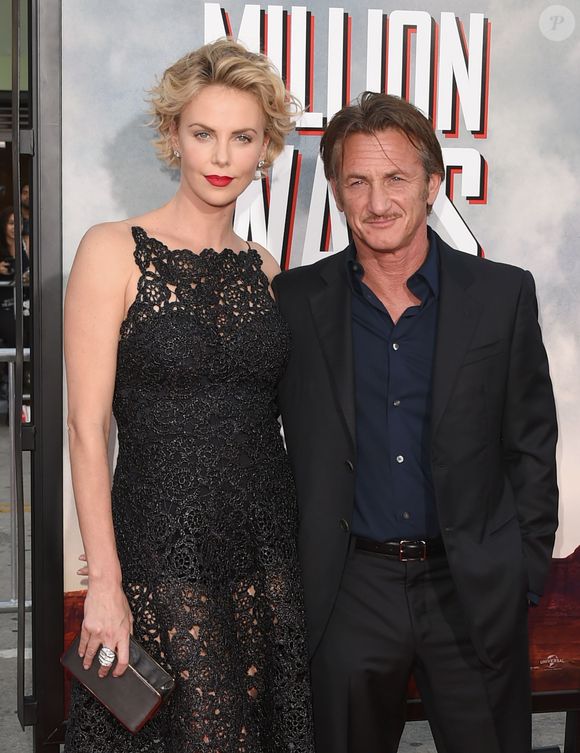 Sean Penn, ex-namorado de Charlize Theron, ganhou o Oscar pela terceira vez