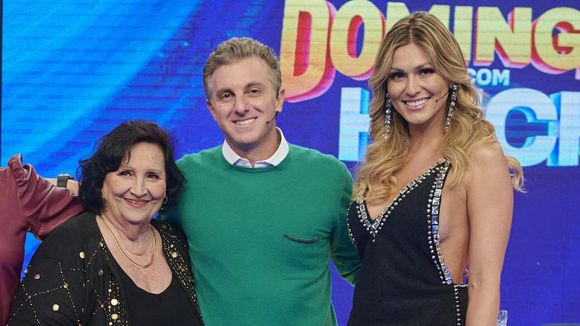Luciano Huck entrega briga entre dona Déa e Lívia Andrade nos bastidores do 'Domingão': 'Ninguém soube'. Saiba o motivo!