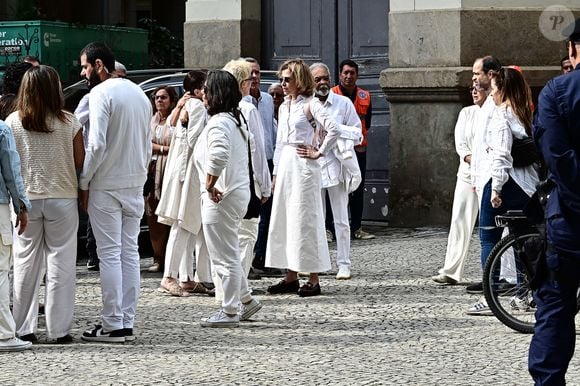 Gilberto Gil chegou ao velório da filha acompanhado de outros membros da família