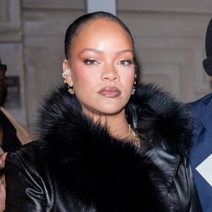 Ausente dos palcos em shows completos desde a 'ANTI World Tour', Rihanna teve nome ligado ao evento de Shakira após postagem enigmática da cantora colombiana