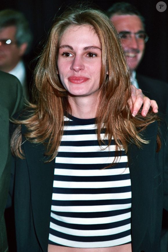 1993: Julia Roberts, de cropped, mostrava não ser muito fã de maquiagens