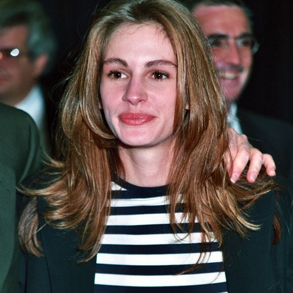 1993: Julia Roberts, de cropped, mostrava não ser muito fã de maquiagens