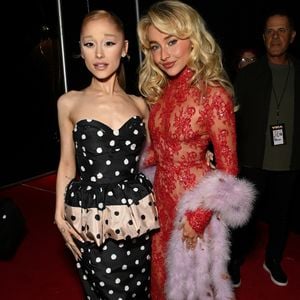 Ariana Grande e Sabrina Carpenter levaram para casa 3 estatuetas cada do VMAs