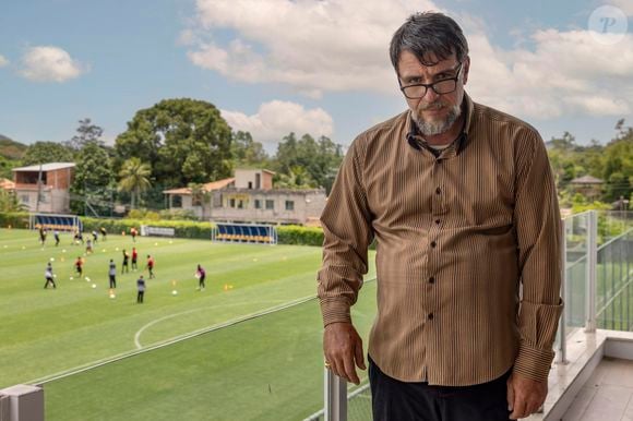 Rodrigo Lombardi vive Otávio, em visual diferente, na série 'Jogada de Risco'
