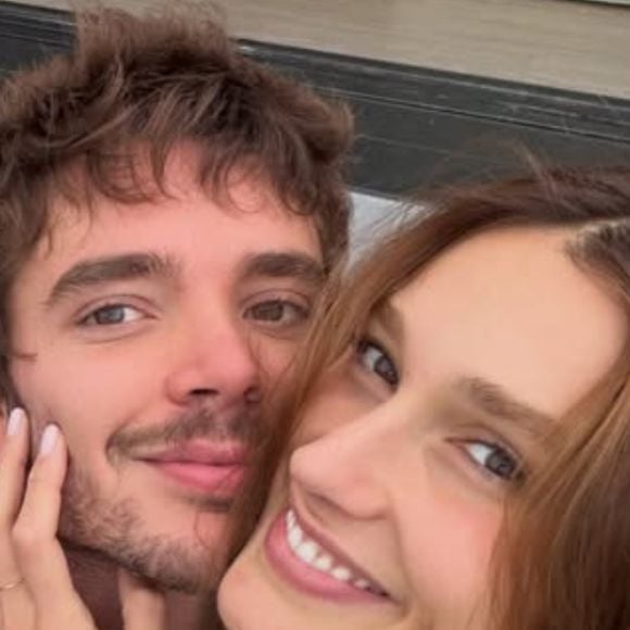 Sasha 'previu' rumor de gravidez ao ver vídeo postado pelo marido; filha de Xuxa admite incômodo: 'Não acho que podemos ou devemos normalizar falar sobre o corpo alheio'