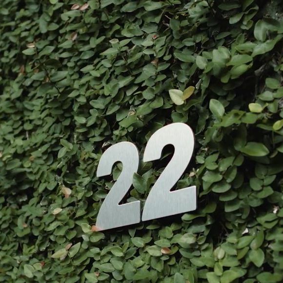 Número 22 aparece em comercial como referência à uma mídia antiga do ex-brother nu
