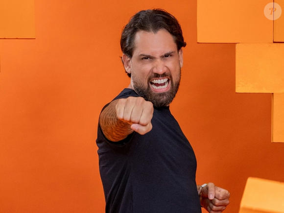 Durante o BBB 26, internautas resgataram publicações antigas de Brigido que levantaram teorias sobre sua vida pessoal