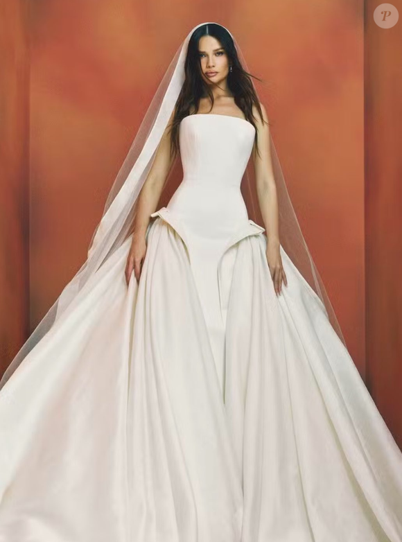 Juliette Freire escolheu um vestido de noiva branco estilo princesa, com saia volumosa, corset estruturado e véu longo, para se casar com Kaique Cerveny no Recife, em Pernambuco, nesta quinta-feira (29)