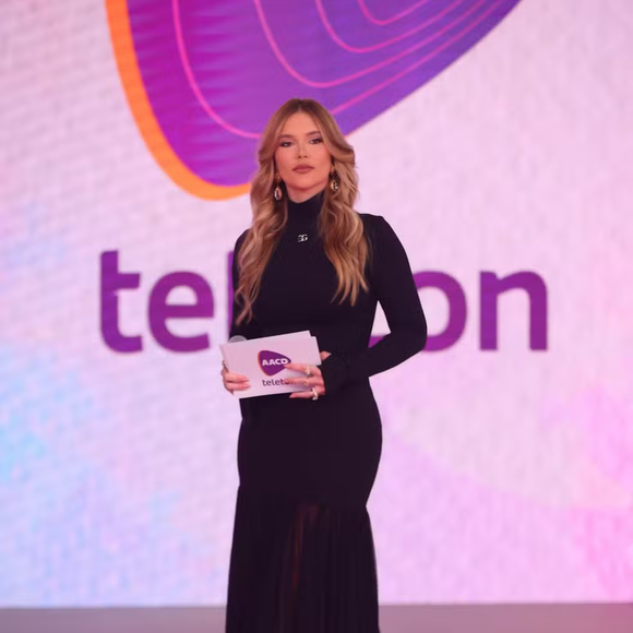 Virgínia Fonseca cancelou sua participação no Teleton após a polêmica envolvendo Silvia Abravanel, mas confirmou que continuará apoiando a causa da AACD. A informação foi divulgada pela Quem, que recebeu um comunicado da assessoria da influenciadora