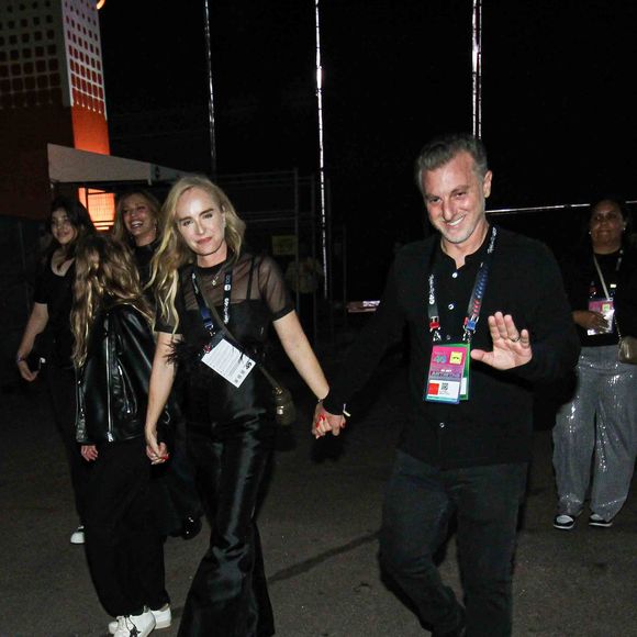 Virada de ano de Angélica e Luciano Huck: ‘Não tem nada de seita. Acredito que eles devem ter presenteado todos que estavam passando a virada juntos’, defendeu um seguidor