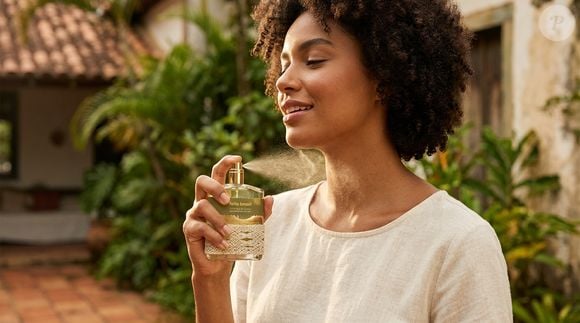 Segundo a descrição da Feito Brasil, a Cachaça de Jambu proporciona uma experiência refrescante de aromas e brasilidades, com uma fragrância que une características Florais, Frutais e Amadeiradas