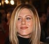 O penteado de Jennifer Aniston nas últimas temporadas de "Friends" é citado como referência de camadas mais longas, enquanto o visual das primeiras temporadas tinha características diferentes