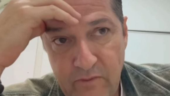 O grave acidente de Marcelo Serrado na Via Dutra que tem explicação inusitada: ator da Globo revela quem o ajudou a escapar da morte dentro de carro. 'Senti alguma coisa'