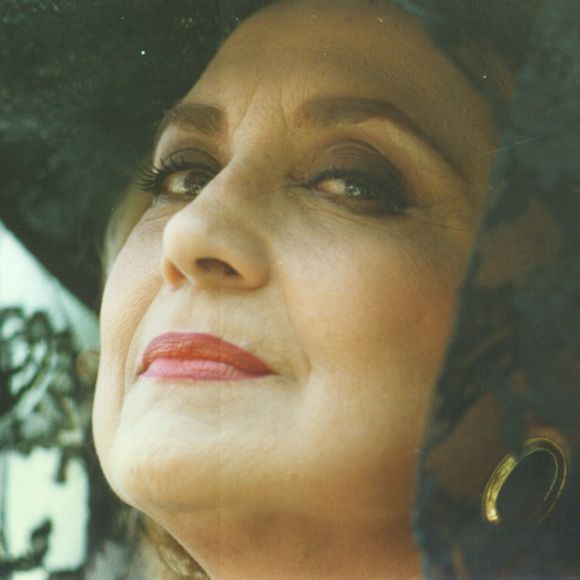 A inesquecível Maria Altiva (Eva Wilma) poderia surgir como uma antiga amiga de Josefa (Arlete Salles).