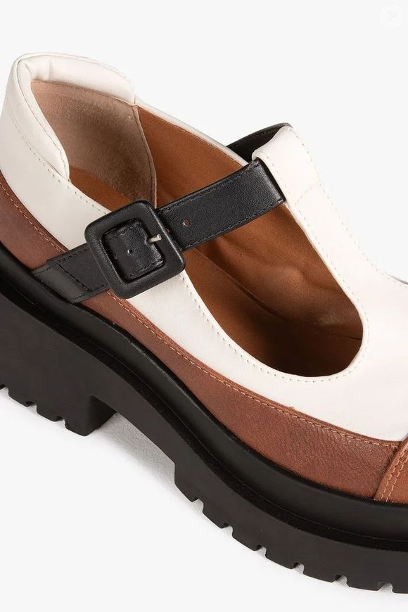 Por R$ 279,99, o loafer da Mundial Calçados surge como uma escolha certeira para quem busca um calçado moderno e cheio de personalidade.