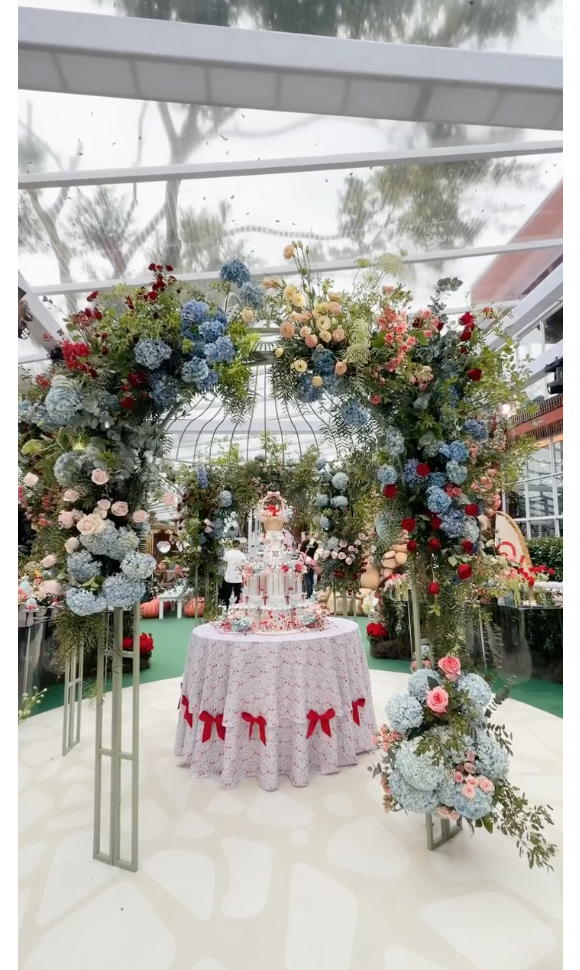 Neymar e Bruna Biancardi não economizaram nas flores e balões para a festa