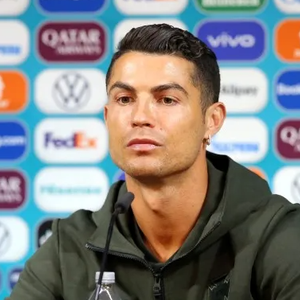 Gafe de CR7 escondendo Coca-Cola virou polêmica no Twitter