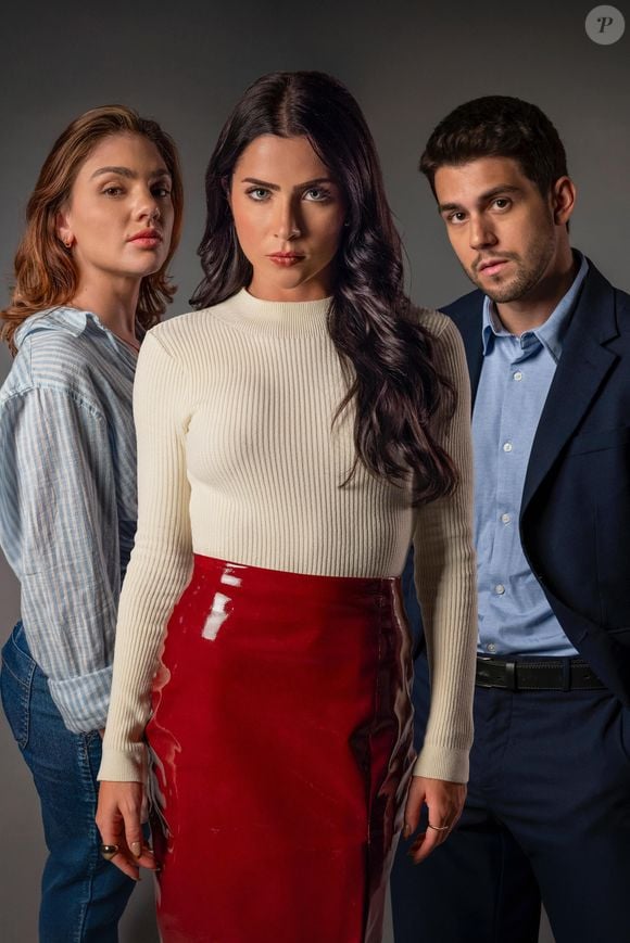 Paula (Debora Ozório), Soraia (Jade Picon) e Lucas (Daniel Rangel): o trio de protagonistas da primeira novela vertical da Globo, 'Tudo por uma segunda chance'