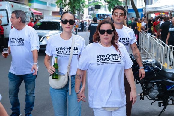 Irmã de Paulo Gustavo, Ju Amaral também foi ao Ato Musical pela Democracia, em Copacabana
