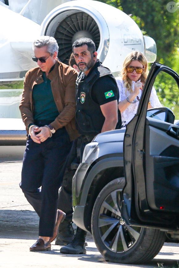 Marco Aurélio (Alexandre Nero) e Leila (Carolina Dieckmmann) são presos na reta final da novela 'Vale Tudo'