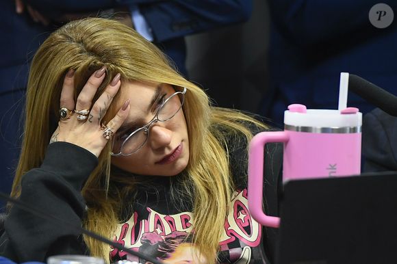 Virginia Fonseca chamou a atenção por sua roupa e postura adotados durante a CPI das Bets.