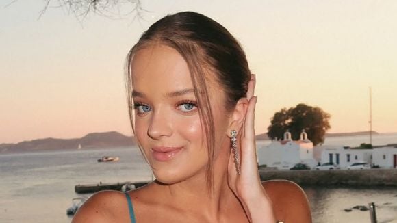 Rafaella Justus já tem 17! Na Grécia, filha de Ticiane Pinheiro e Roberto Justus comemora aniversário com vestido degradê colado e recebe elogios: 'Deusa grega'