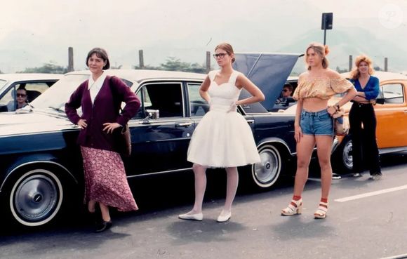 Novela 'Quatro por Quatro': Babalu (Letícia Spiller), Auxiliadora (Elizabeth Savala), Tatiana (Cristiana Oliveira) e Abigail (Betty Lago) resolvem se vingar de Gustavo (Marcos Paulo), Raí (Marcello Novaes), Fortunato (Diogo Villela) e Alcebíades (Tato Gabus Mendes)