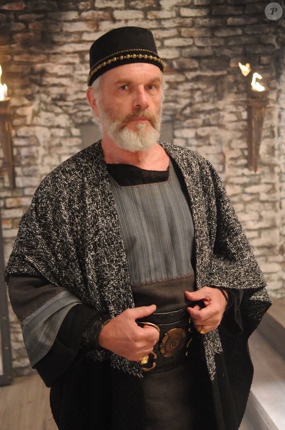 Final inédito no último capítulo da novela 'O Rico e Lázaro', da Record, revela outro assassino de Chaim (Henri Pagnoncelli)