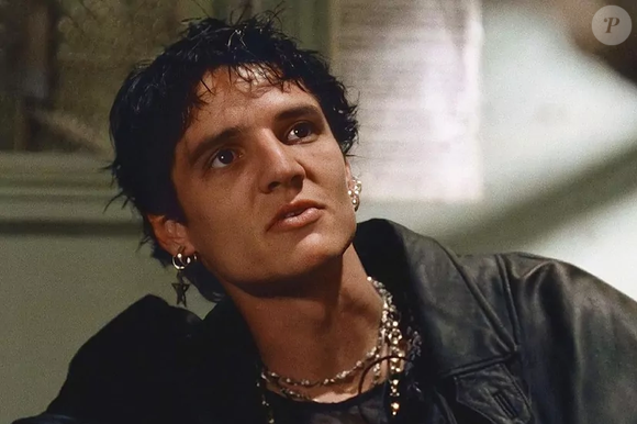 O novo Mr. Fantástico com um visual bem diferente na série NYPD Blue (2001)