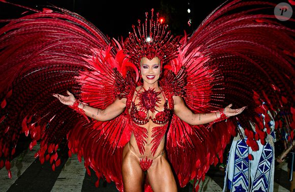 Fantasia de Virgínia Fonseca conta com 60 mil cristais